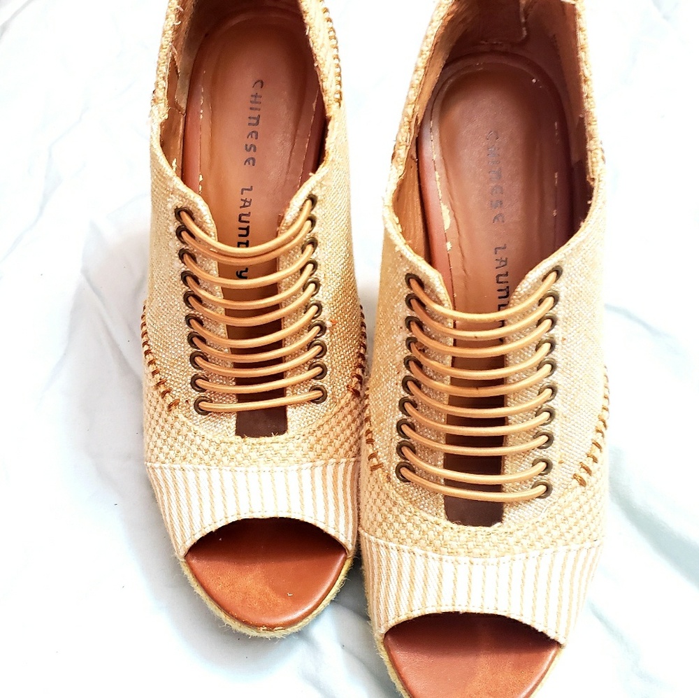 Camel wedge
